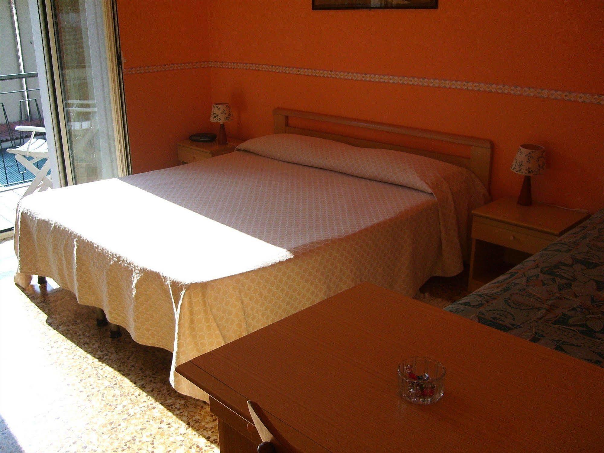 Hotel Elvezia Lake Maggiore ภายนอก รูปภาพ